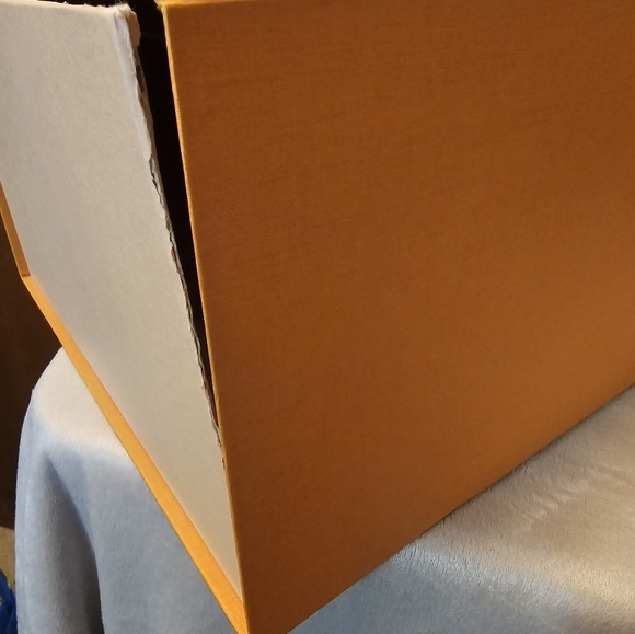 Louis Vuitton Orange Box - Picture 3 of 6